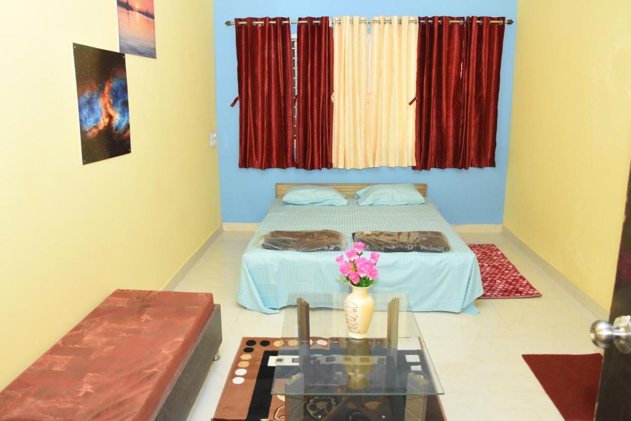 H P Homestay Dharwad Eksteriør billede