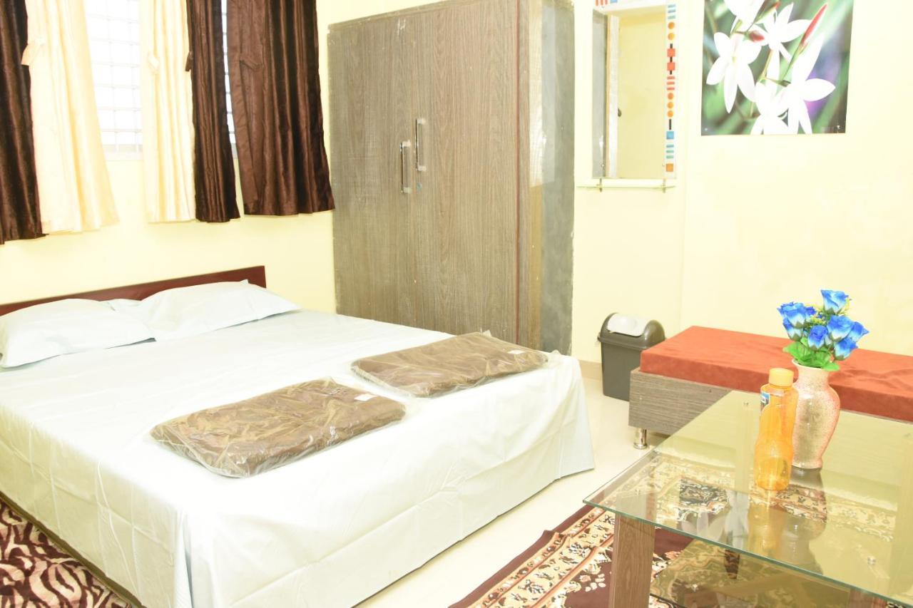 H P Homestay Dharwad Eksteriør billede