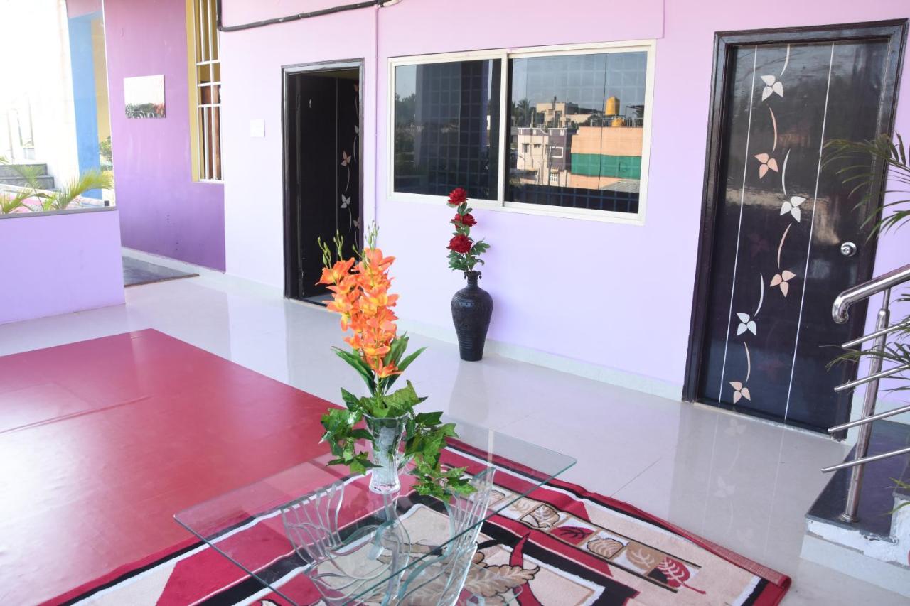 H P Homestay Dharwad Eksteriør billede